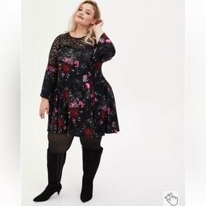 Torrid size 00x 10 M/L Super Soft Black Floral Lace Bell Sleeve Dress
